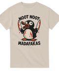 T-shirt med galen pingvin som håller två blodiga knivar och texten "Noot Noot Madafakas"