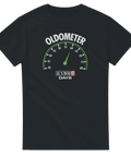 Svart t-shirt med retro “Oldometer” mätare och odometer som visar 60 år och 21 900 dagar – humoristisk födelsedagströja.