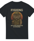 Svart t-shirt med tecknad katt i fiskekläder och texten “Fishing – Because Murder is Wrong”