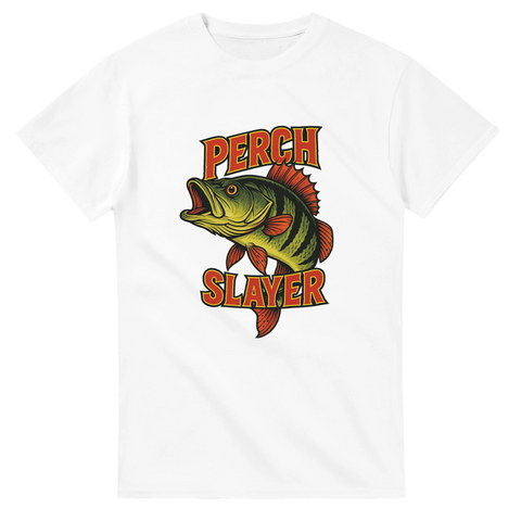 Vit t-shirt med aggressiv illustration av abborre och texten "Perch Slayer" i röd-gul retrostil