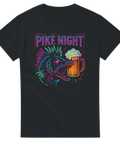 Svart t-shirt med neonfärgad gädda som stirrar på ett ölglas, text "Pike Night" i lysande stil
