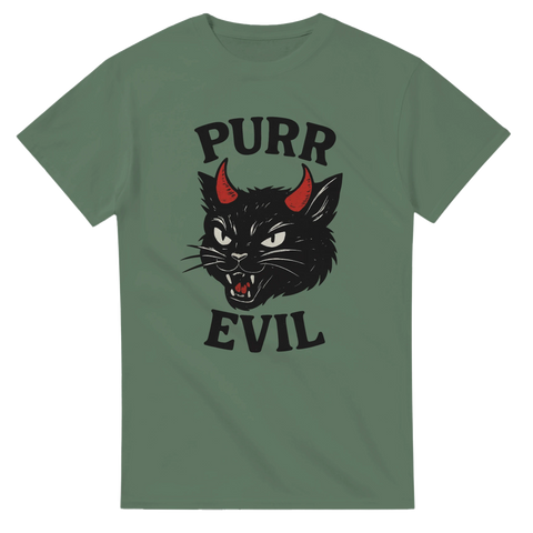 Grön t-shirt med svart katt med röda horn och texten "Purr Evil"