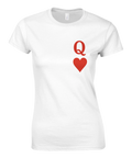T-shirt med röd Queen of Hearts-symbol i spelkortsstil