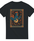 T-shirt med färgglad tupp som spelar banjo i folkloristisk stil 