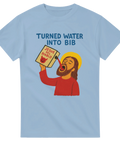 Ljusblå t-shirt med parodisk Jesusfigur som häller vin ur box, texten ”Turned Water into BiB”.