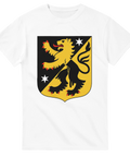 Vit t-shirt med tryck av Västergötlands landskapsvapen i svart och guld, med rött lejon och stjärnor – perfekt för lokalpatrioter och historieintresserade