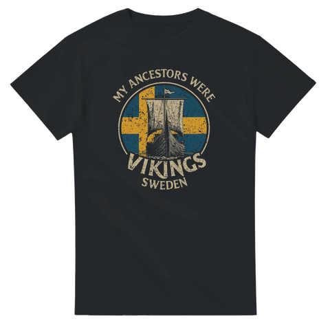 Cool t-shirt med svensk flagga, vikingaskepp och texten “My Ancestors Were Vikings – Sweden” i retrostil