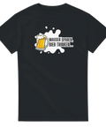 Svart t-shirt med ölsejdel och tysk text “Wasser sparen, Bier trinken”.